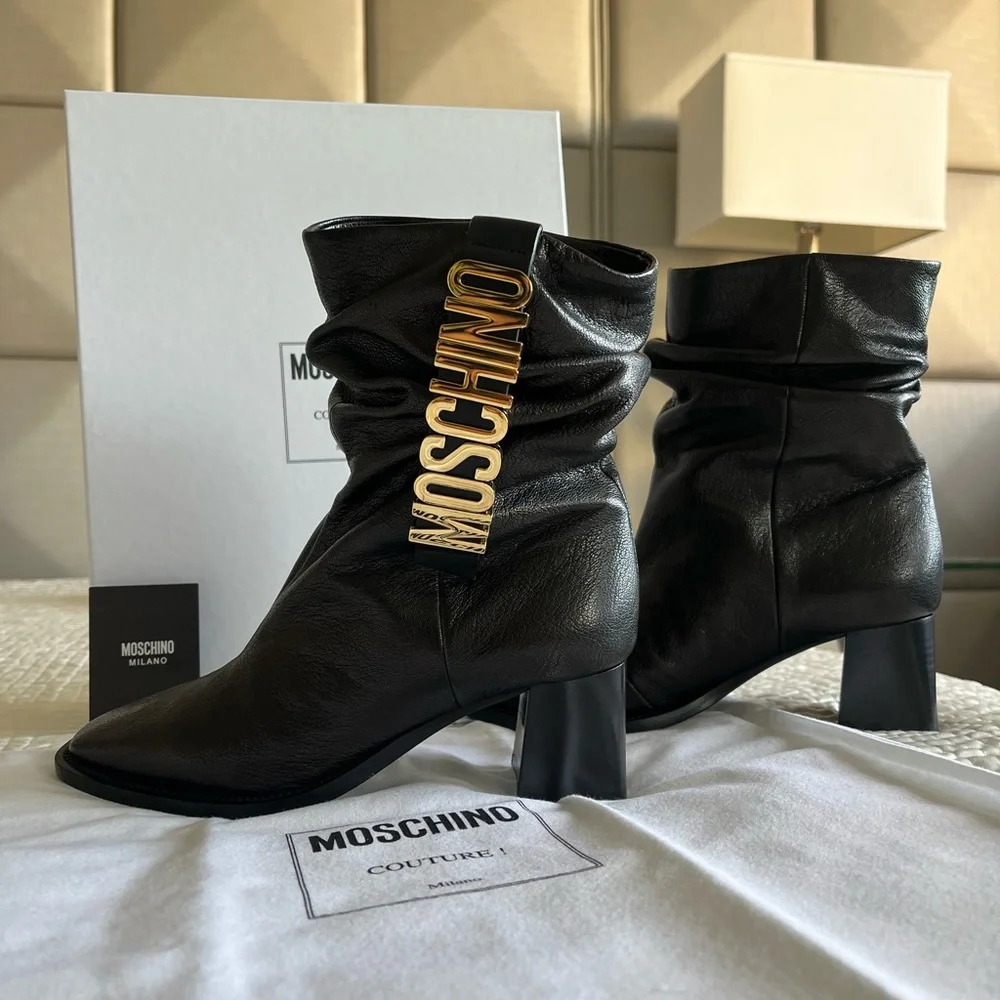 Authentic Moschino ankle boots - Picture 8 of 17